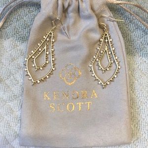 Alice Drop Earrings In Silver